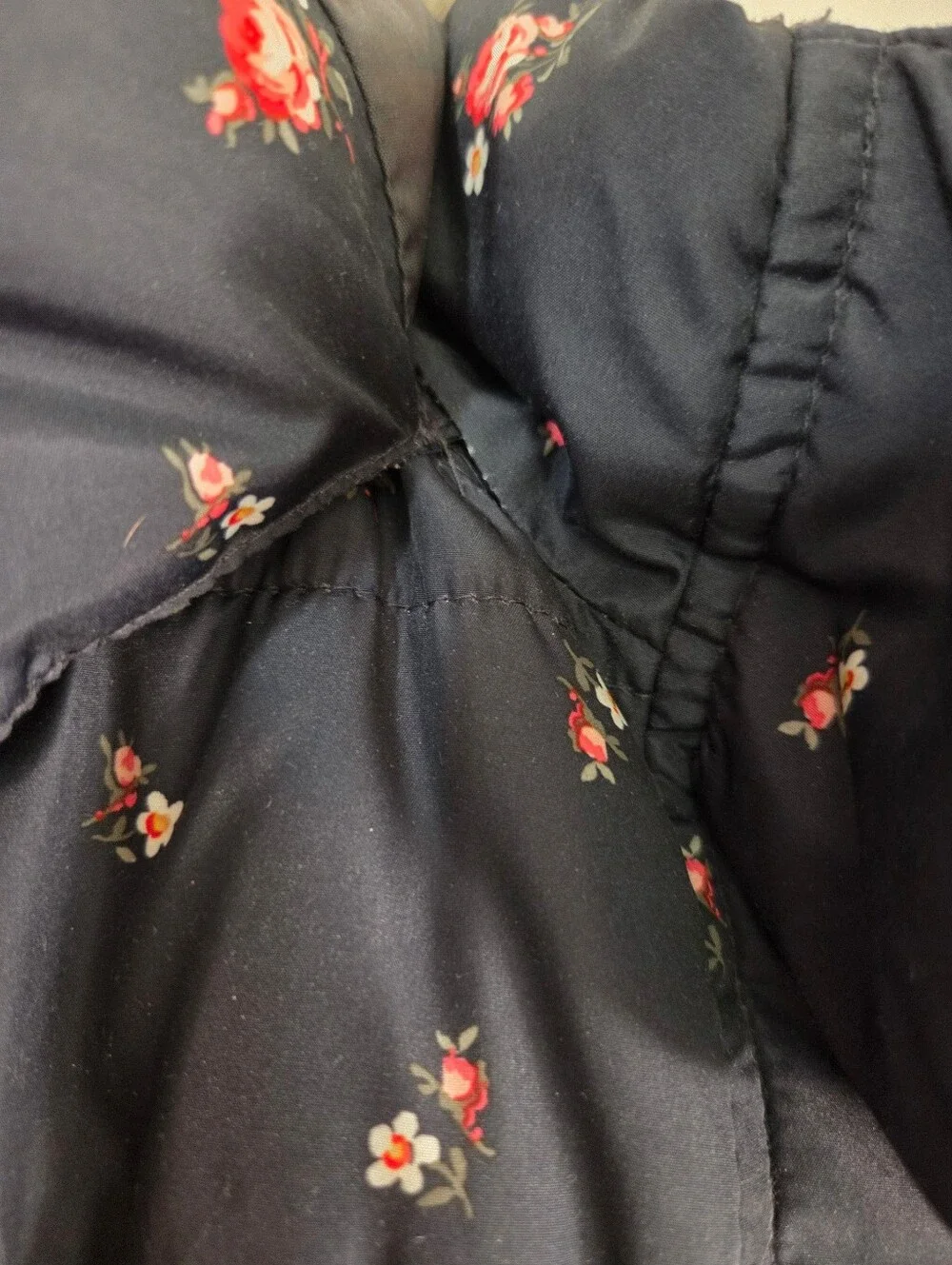Gap Kids Girls Navy Floral Puffer Coat with Faux Fur Hood Small